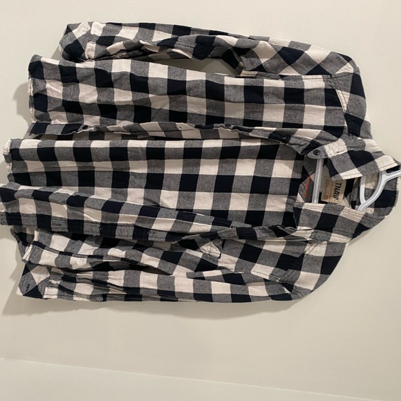 TNA aritzia black and white plaid shirt. Size medium - Picture 1 of 3
